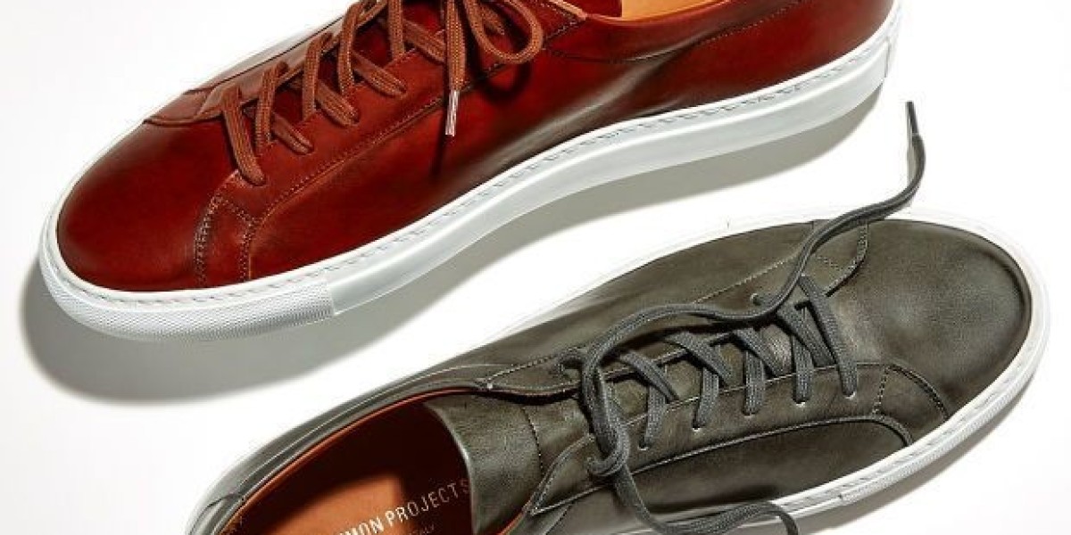 Common Projects Sneakers for Everyday Wear in the UK