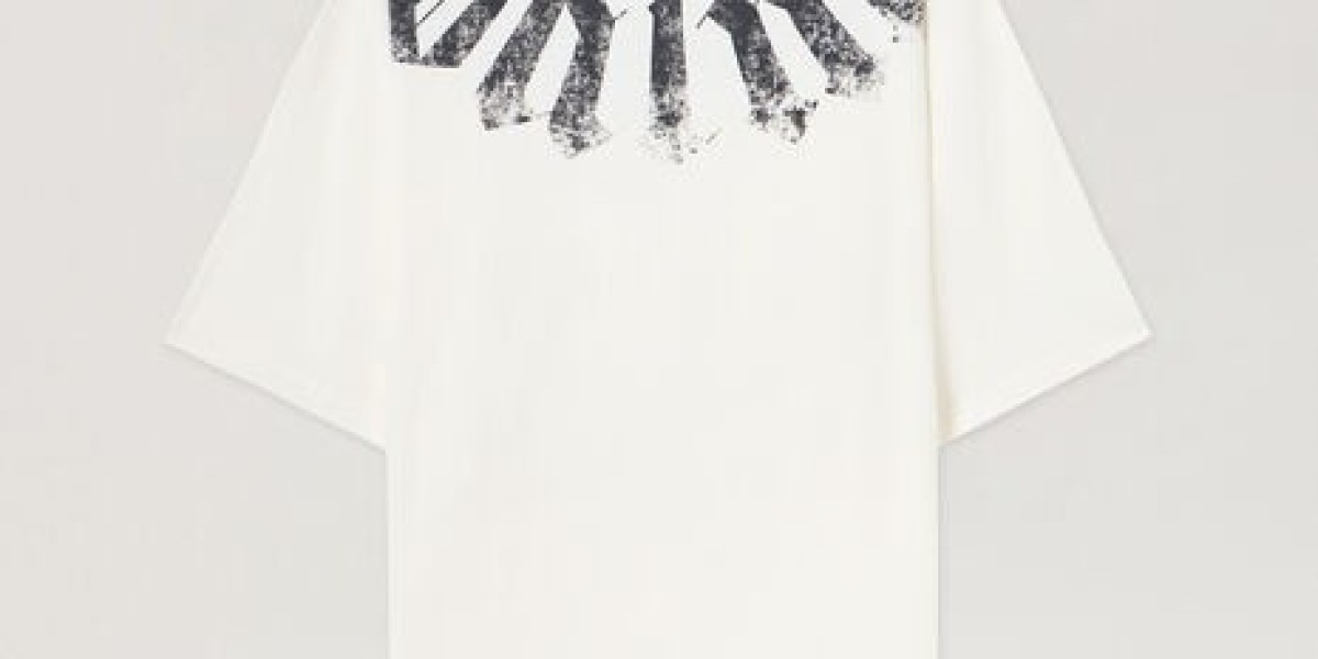 Palm Angels Clothing: Where Luxury Streetwear Meets Contemporary Fashion