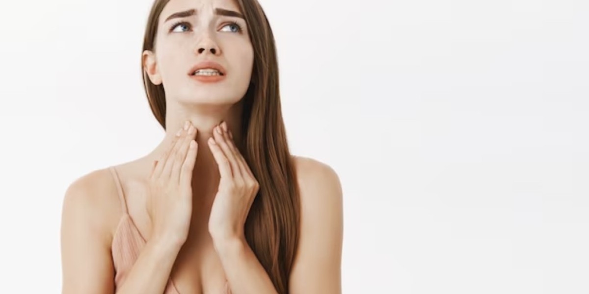 Pharyngitis Dubai: How Can Symptoms Help Distinguish Different Causes of Sore Throat?