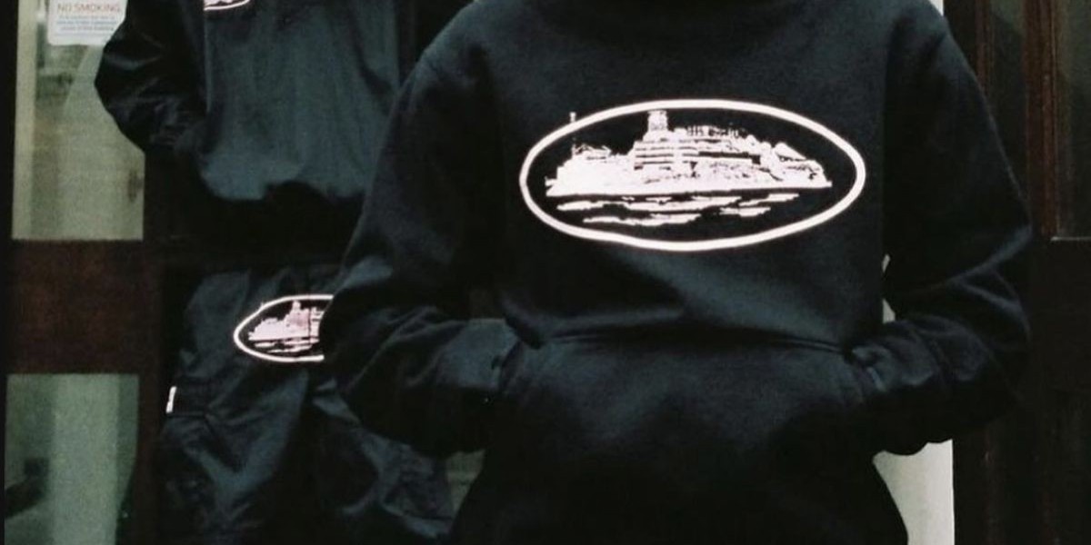 Corteiz Hoodie – Relaxed Style for Urban Adventures