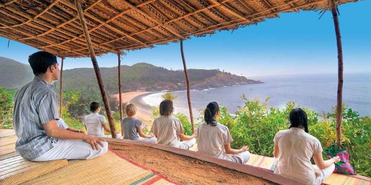 Yoga Retreat in Rishikesh: Is It Better to Go Alone or With Someone?