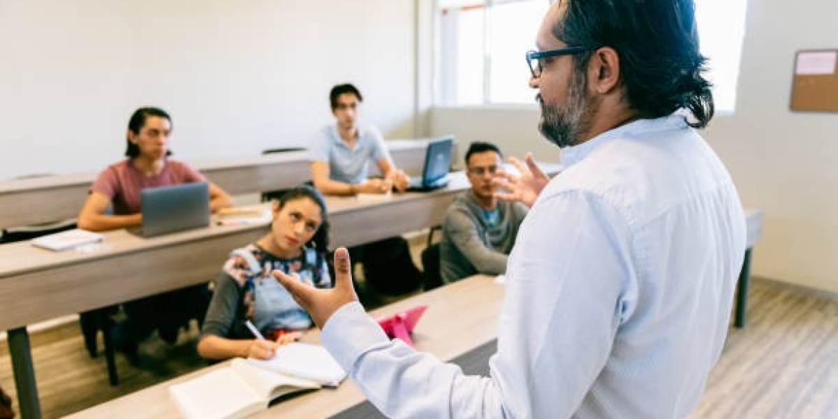 Best CLAT Coaching in Delhi: Improve Legal Reasoning and Reading Skills with Structured Exam Preparation