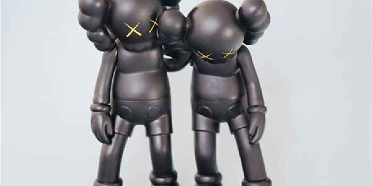 KAWS and the Art of Reinvention: How Familiar Forms Gained New Meaning